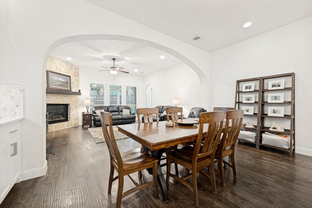 321 Park Hill Lane, Grapevine, TX 76051