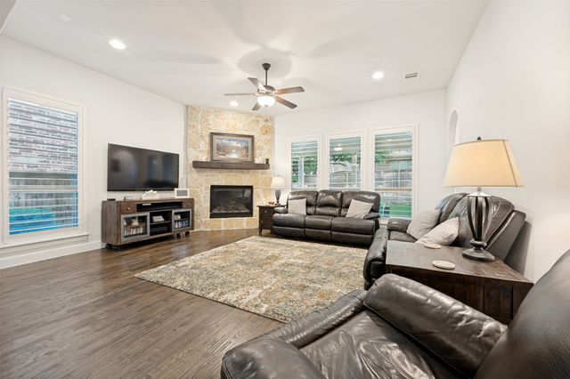 321 Park Hill Lane, Grapevine, TX 76051