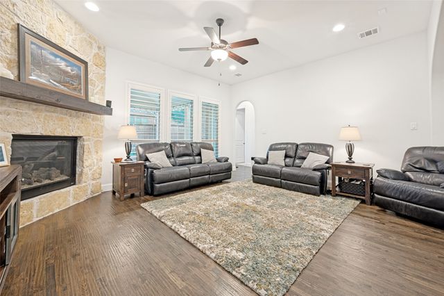321 Park Hill Lane, Grapevine, TX 76051