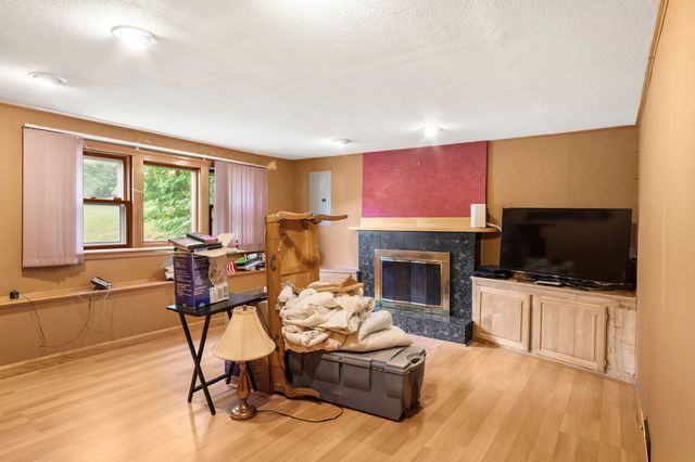 2 Ashland Street, Holliston, MA 01746