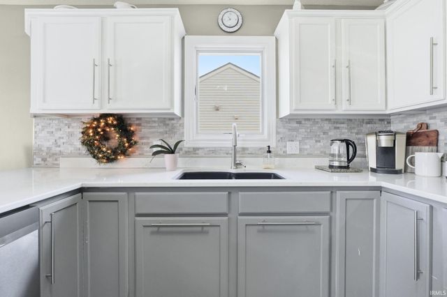 3232 Rivulet Run, Fort Wayne, IN 46818