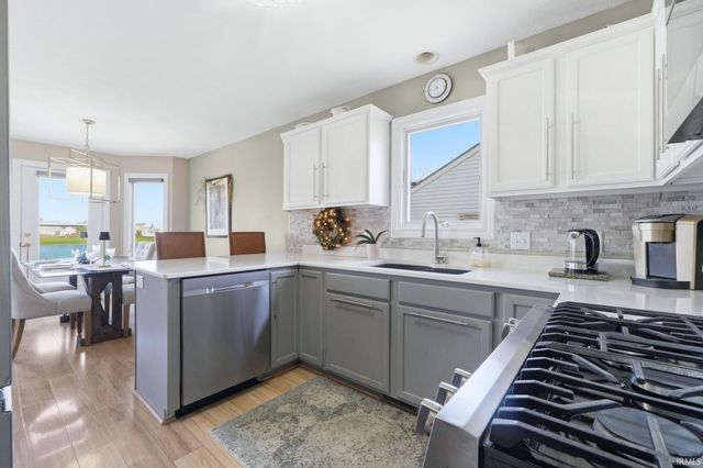 3232 Rivulet Run, Fort Wayne, IN 46818