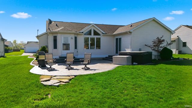 3232 Rivulet Run, Fort Wayne, IN 46818