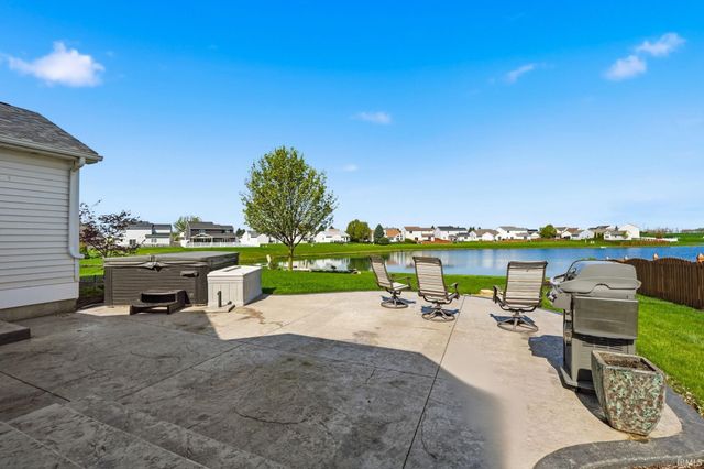 3232 Rivulet Run, Fort Wayne, IN 46818