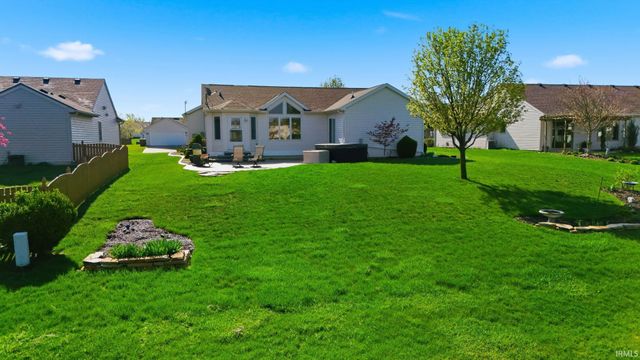 3232 Rivulet Run, Fort Wayne, IN 46818