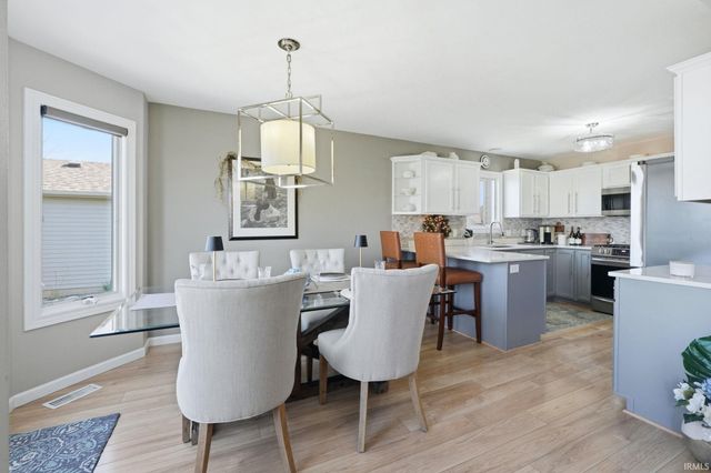 3232 Rivulet Run, Fort Wayne, IN 46818