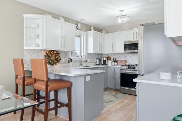 3232 Rivulet Run, Fort Wayne, IN 46818