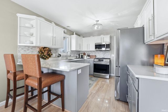 3232 Rivulet Run, Fort Wayne, IN 46818