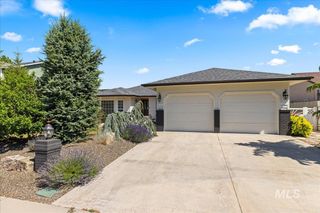 1902 E Birchwood Dr, Eagle, ID 83616