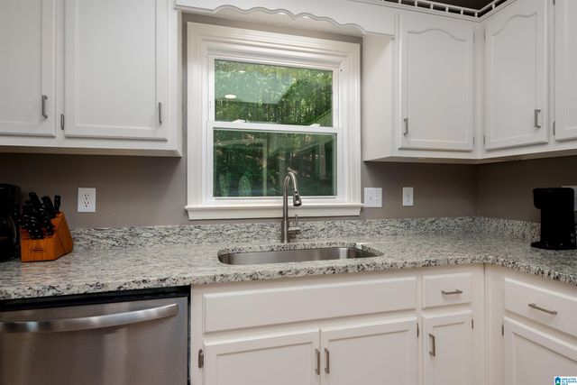5706 SHENANDOAH DRIVE, Northport, AL 35473