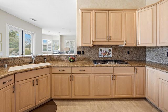 73198 Loma Vista Lane, Palm Desert, CA 92260