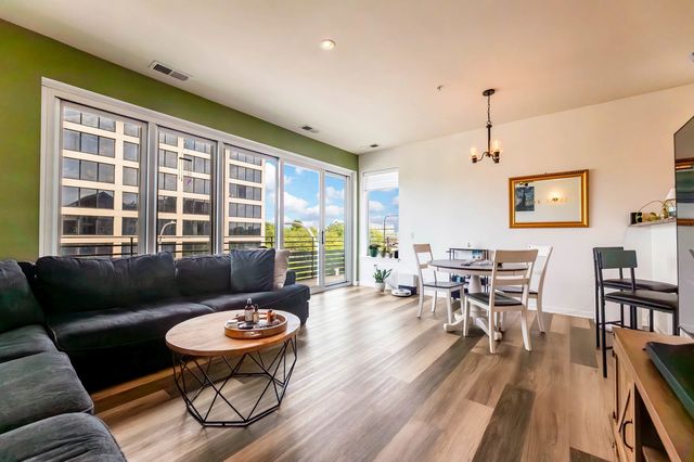 17 W 35th Street 304, Chicago, IL 60616
