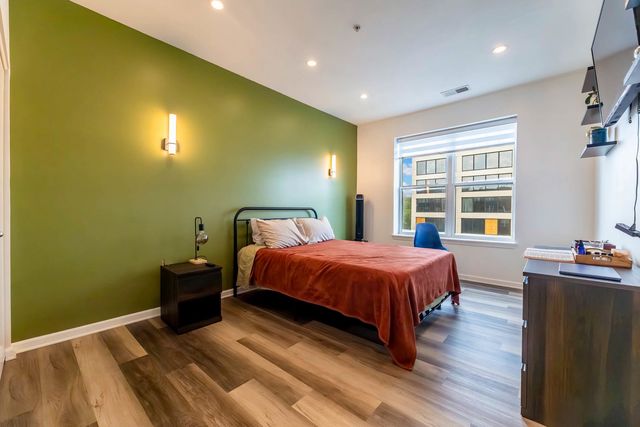 17 W 35th Street 304, Chicago, IL 60616