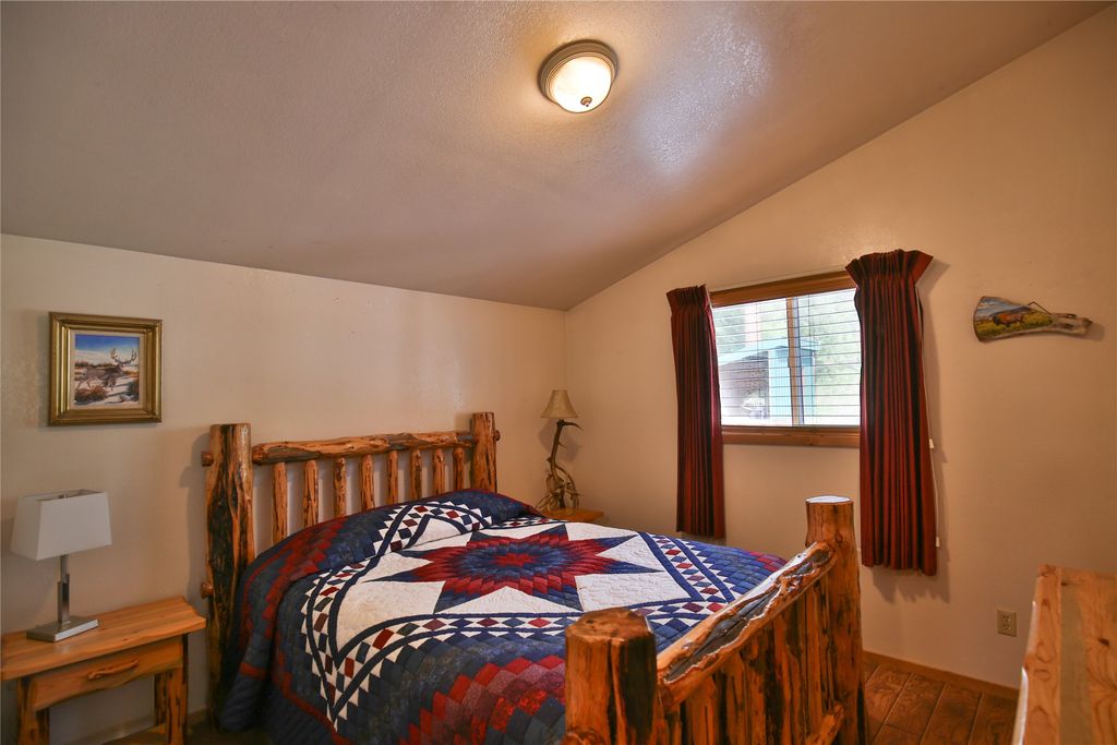 Image 17 of property listing at 32 Whitepine Creek Road, Trout Creek, MT 59874