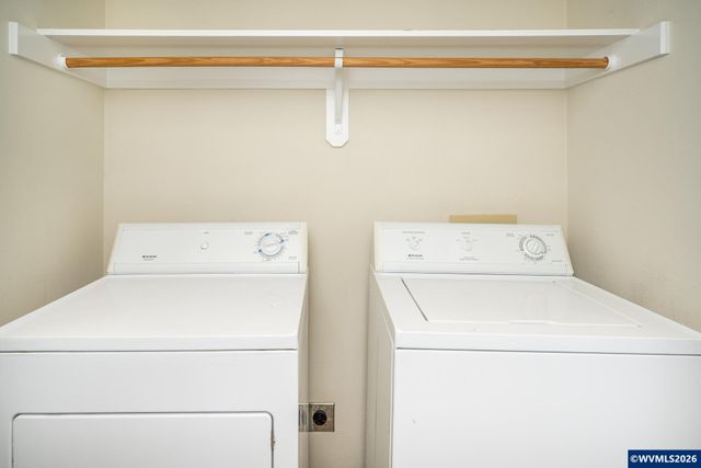 348 Crystal Springs Ln N, Keizer, OR 97303