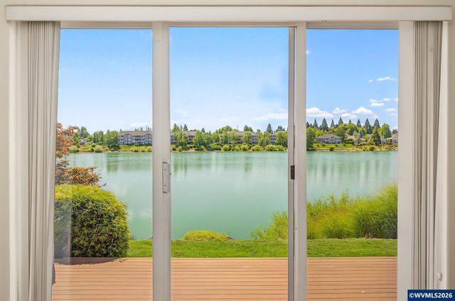 348 Crystal Springs Ln N, Keizer, OR 97303