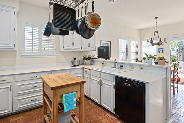 3 Royal Terrace Court, Dallas, TX 75225