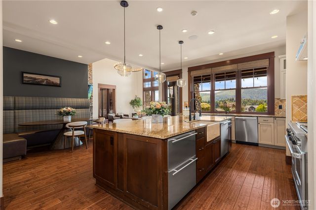 36207 SE Saint Andrews Lane, Snoqualmie, WA 98065