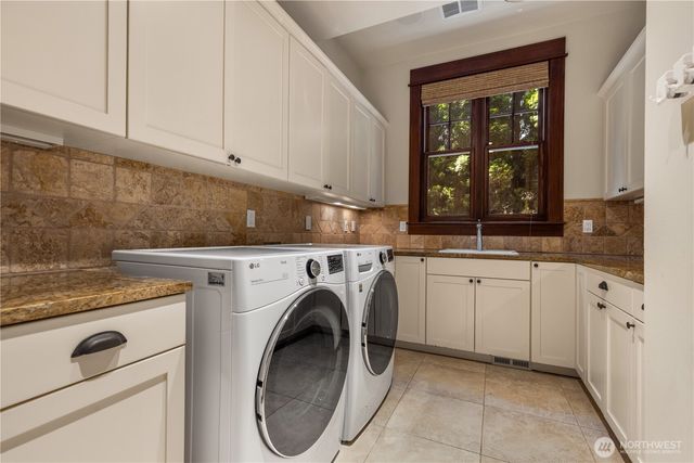 36207 SE Saint Andrews Lane, Snoqualmie, WA 98065