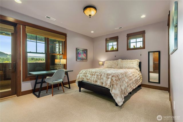 36207 SE Saint Andrews Lane, Snoqualmie, WA 98065