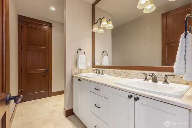 36207 SE Saint Andrews Lane, Snoqualmie, WA 98065