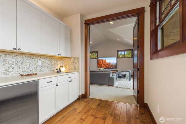 36207 SE Saint Andrews Lane, Snoqualmie, WA 98065