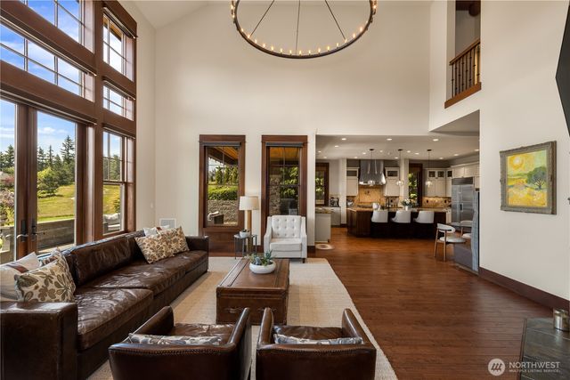 36207 SE Saint Andrews Lane, Snoqualmie, WA 98065