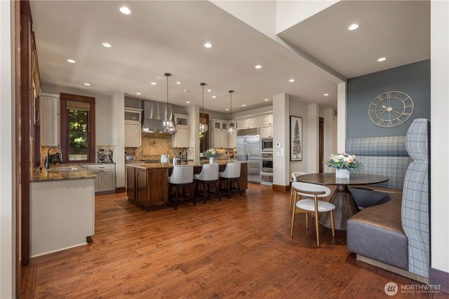 36207 SE Saint Andrews Lane, Snoqualmie, WA 98065