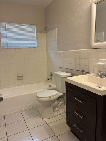 1329 NW 8th Avenue A, Fort Lauderdale, FL 33311