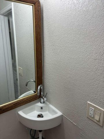 1329 NW 8th Avenue A, Fort Lauderdale, FL 33311