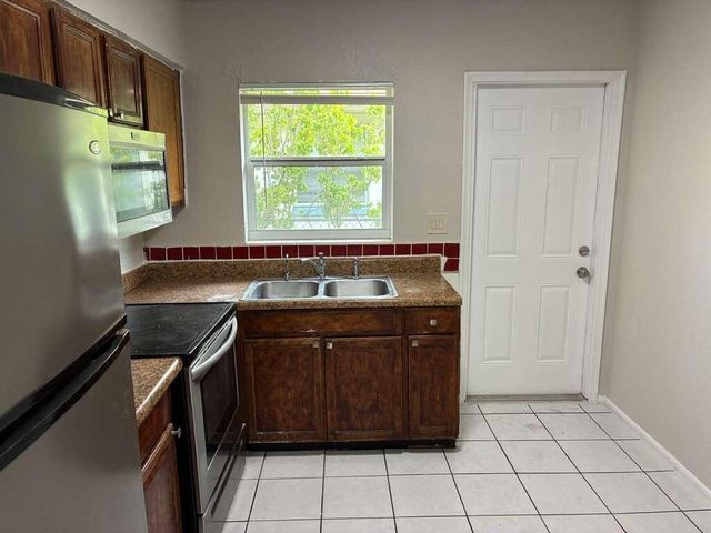 1329 NW 8th Avenue A, Fort Lauderdale, FL 33311