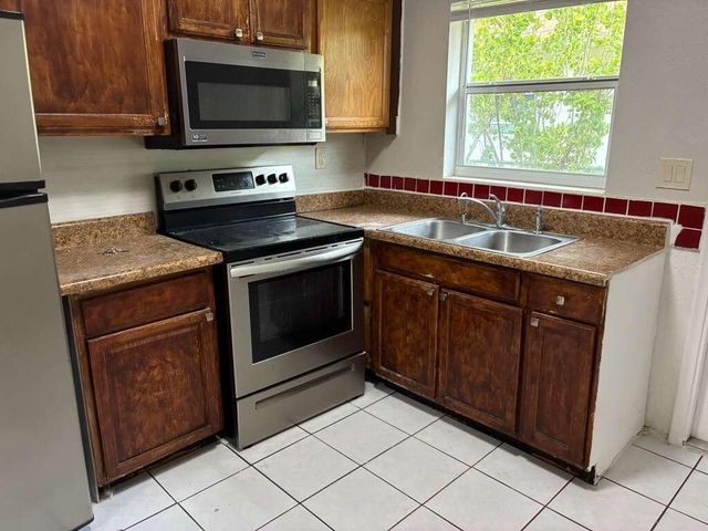 1329 NW 8th Avenue A, Fort Lauderdale, FL 33311