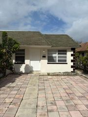 1329 NW 8th Avenue A, Fort Lauderdale, FL 33311
