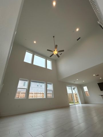 2882 E Corteza Drive, Fresno, CA 93730