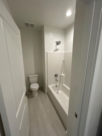 2882 E Corteza Drive, Fresno, CA 93730