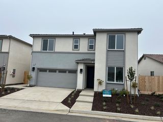 2882 E Corteza Drive, Fresno, CA 93730