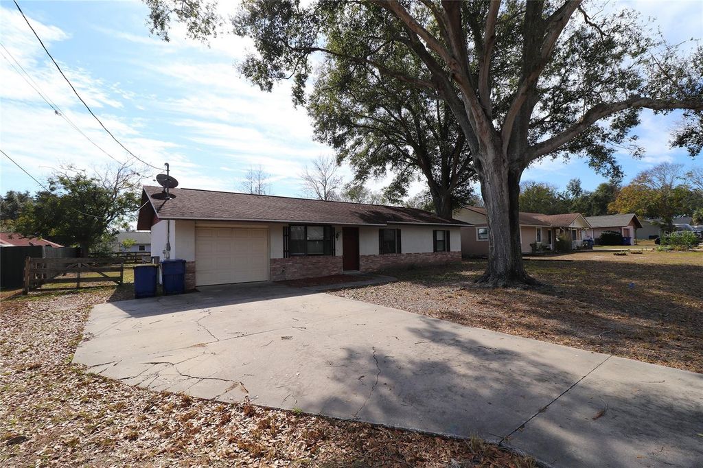 Image 2 of property listing at 109 E CHESTER STREET, Clermont, FL 34715