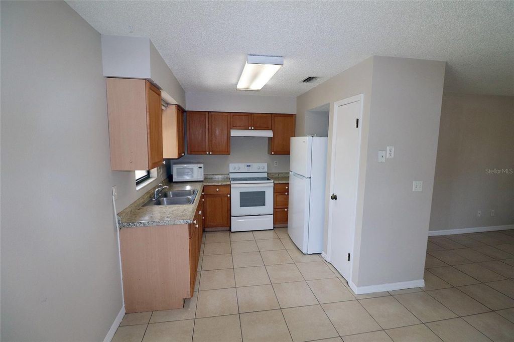 Image 17 of property listing at 109 E CHESTER STREET, Clermont, FL 34715