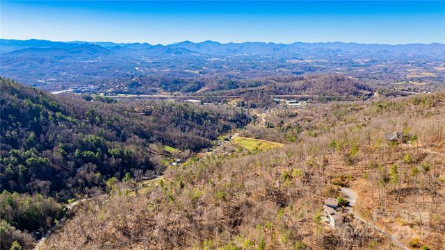 56 Finch Drive, Asheville, NC 28804