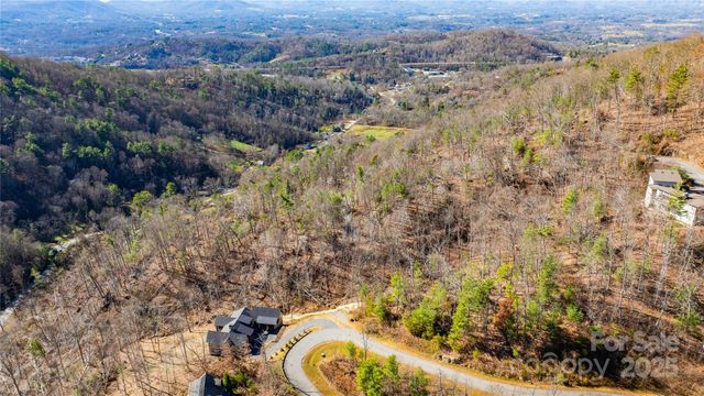 56 Finch Drive, Asheville, NC 28804