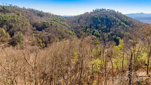 56 Finch Drive, Asheville, NC 28804