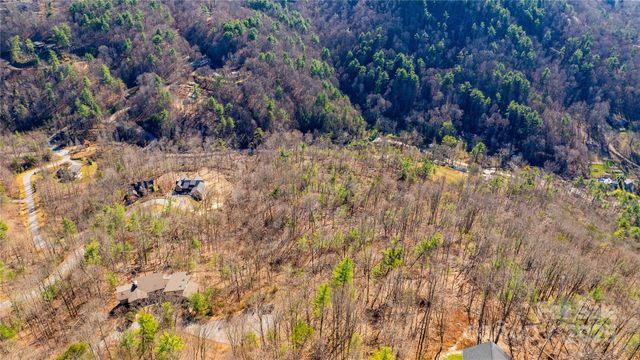 56 Finch Drive, Asheville, NC 28804