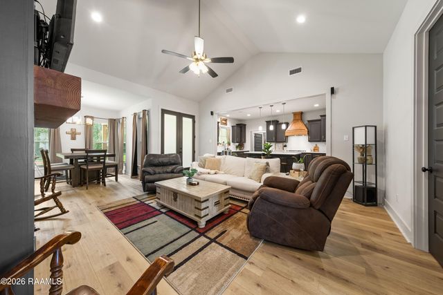 5306 Belvedere East Drive, Youngsville, LA 70592