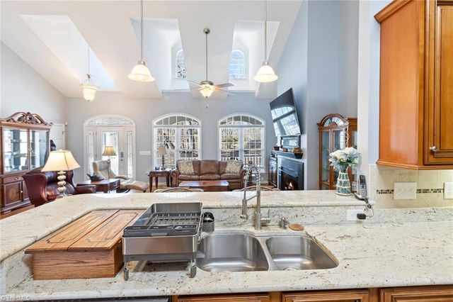 2668 Mountain Oak View Drive, Asheboro, NC 27205