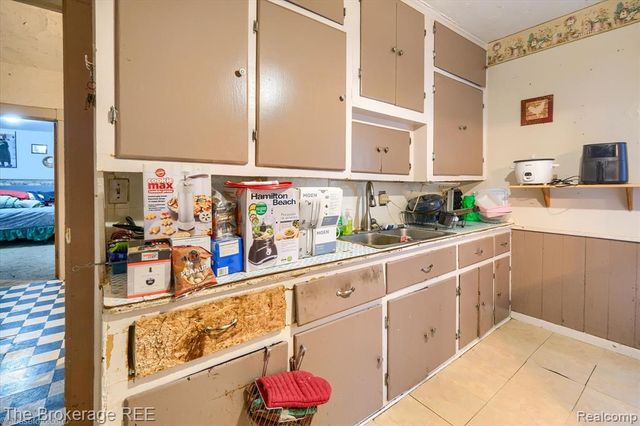 4422 N Lapeer Road, Columbiaville, MI 48421