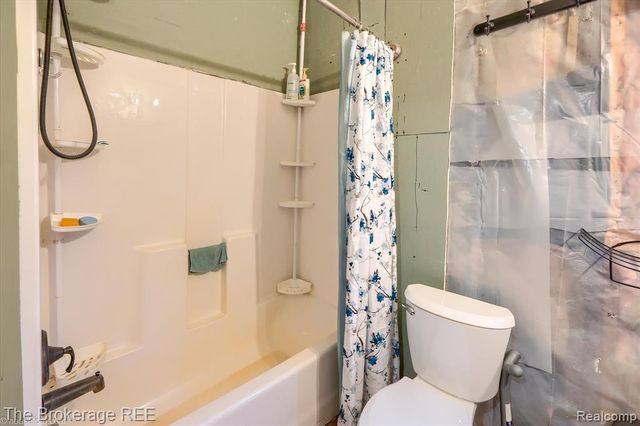 4422 N Lapeer Road, Columbiaville, MI 48421