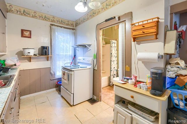 4422 N Lapeer Road, Columbiaville, MI 48421