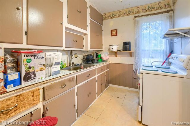 4422 N Lapeer Road, Columbiaville, MI 48421