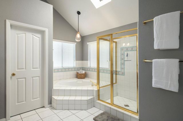 1554 E Omaha Avenue, Fresno, CA 93720