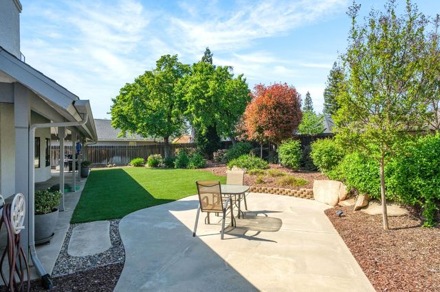 1554 E Omaha Avenue, Fresno, CA 93720